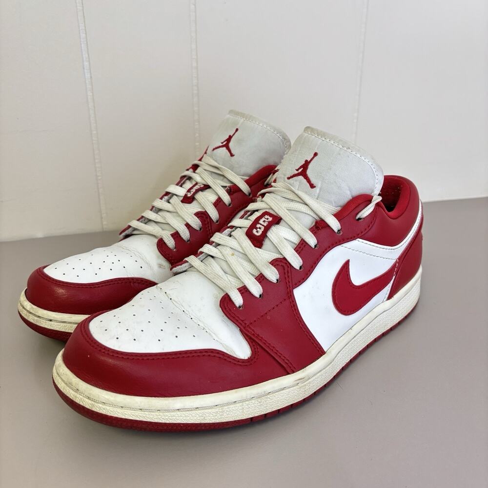 Jordan 1 Low Gym Red /White 553558-611 Size 9.5 Flaw Near Laces See Photos